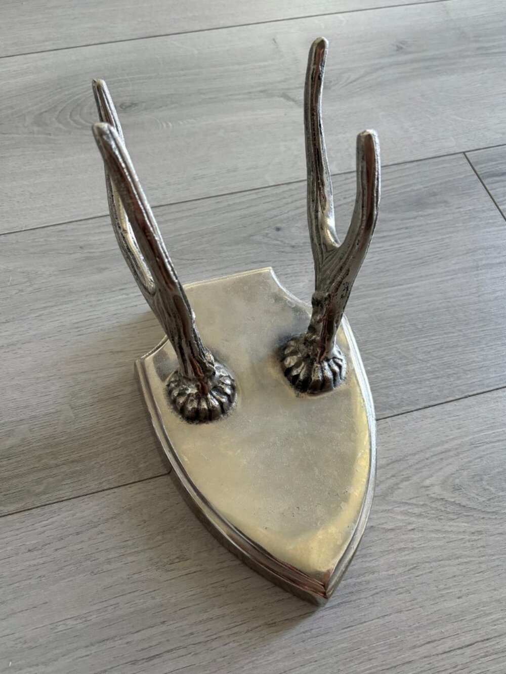 Vintage Silver Metal Deer Antler Wall Mount Trophy Plaque Shield Home Decor